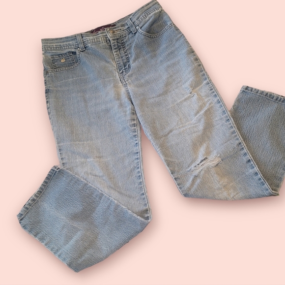 Gloria Vanderbilt Light Wash Destroyed Jeans High Waist Size 8 Petite - Picture 3 of 4